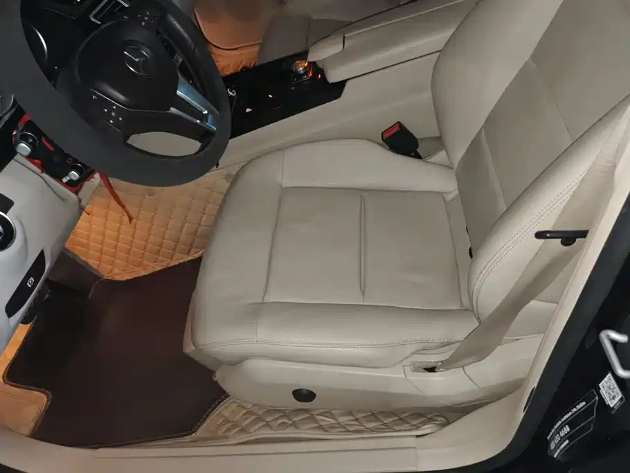 Mercedes-Benz E-Class — миниатюра 9