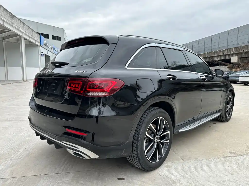MERCEDES-BENZ GLC