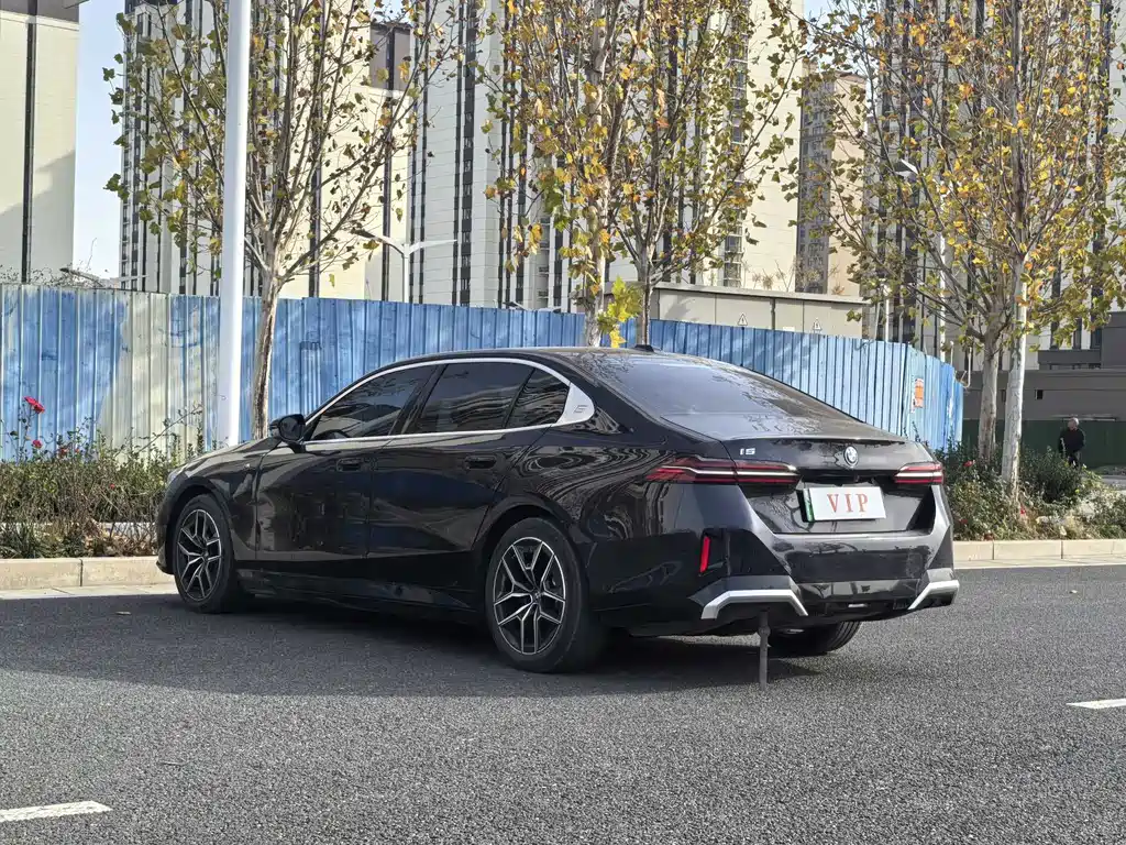 BMW i5 2025 eDrive 35L Luxury