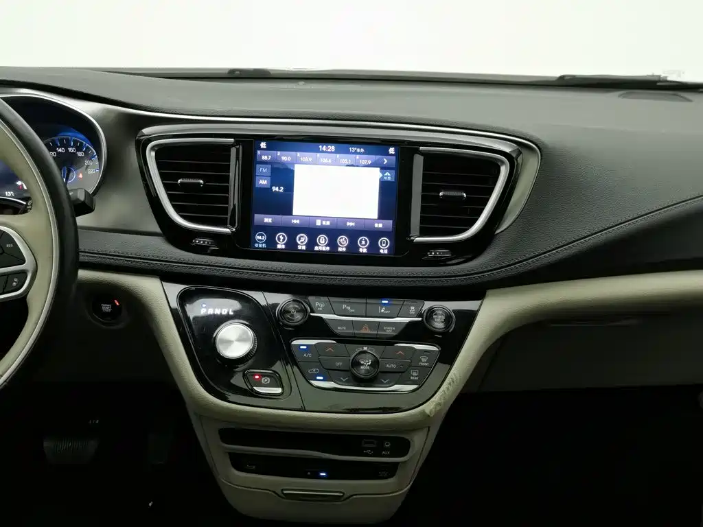 Chrysler Grand Voyager (Import) — миниатюра 12