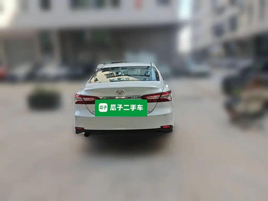 Toyota Camry — миниатюра 5