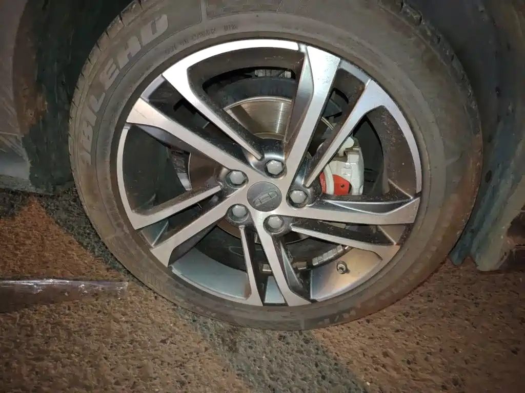 Geely Binyue — миниатюра 24