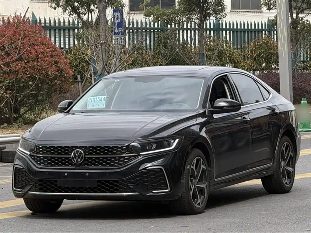Volkswagen Passat 2025