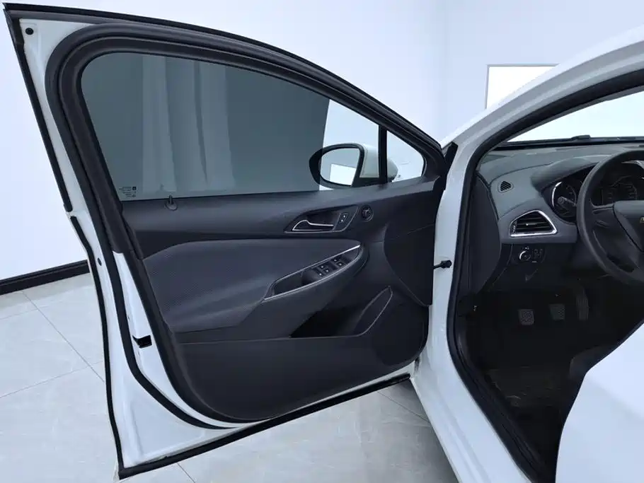 Chevrolet Cruze — миниатюра 7