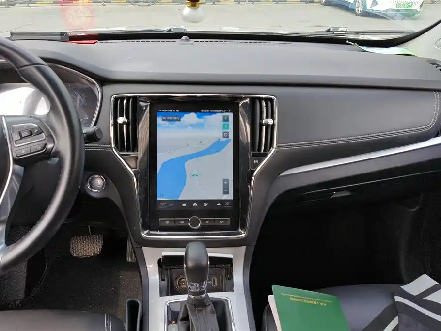 ROEWE RX5 NEW ENERGY