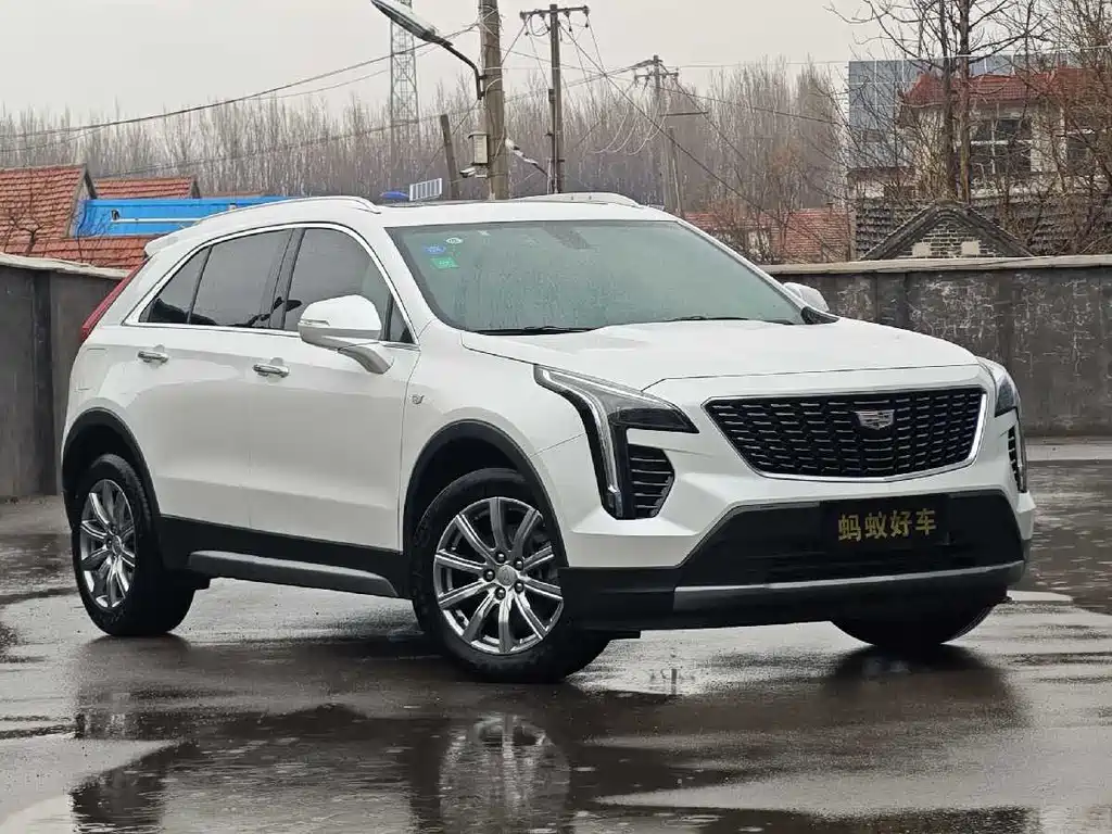 CADILLAC XT4