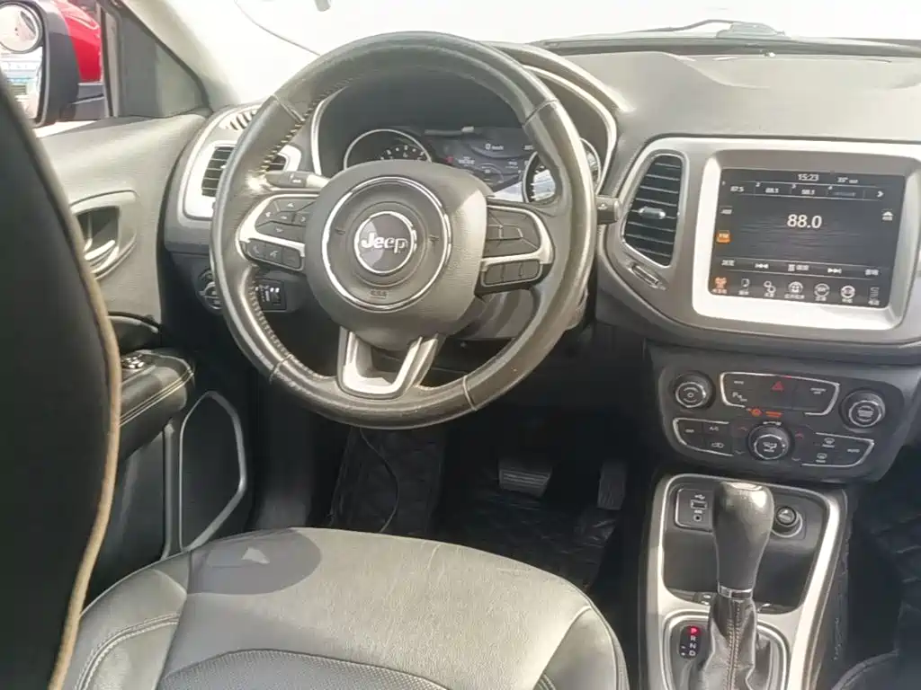 Jeep Compass — миниатюра 11