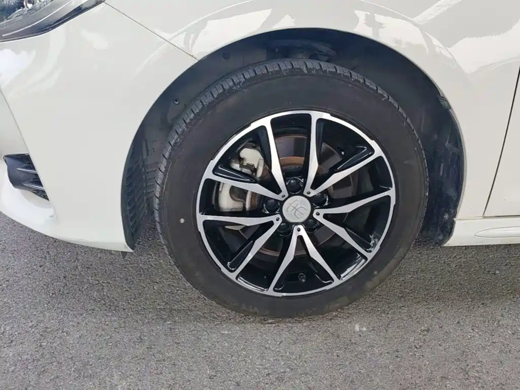 BYD MAX — миниатюра 23