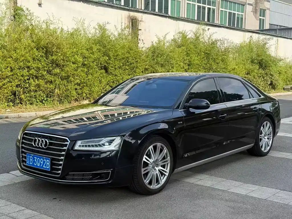 Купить Audi A8