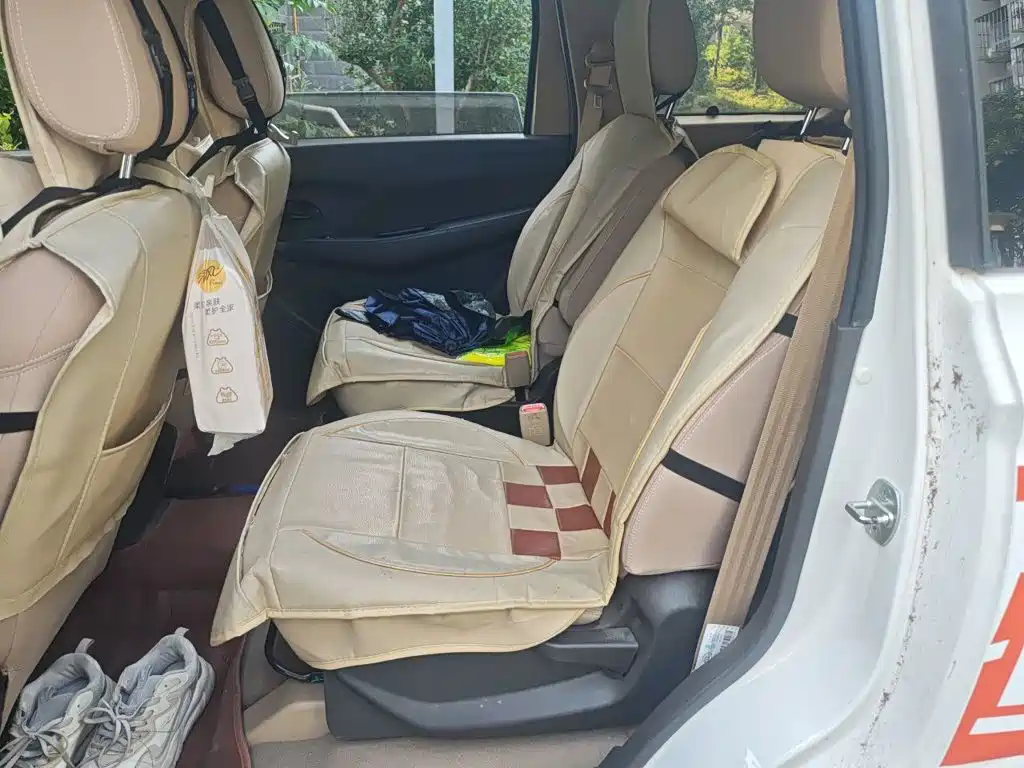 Wuling Hongguang — миниатюра 13
