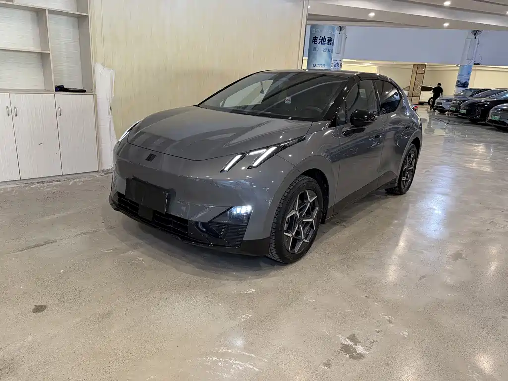 Lynk & Co Z20