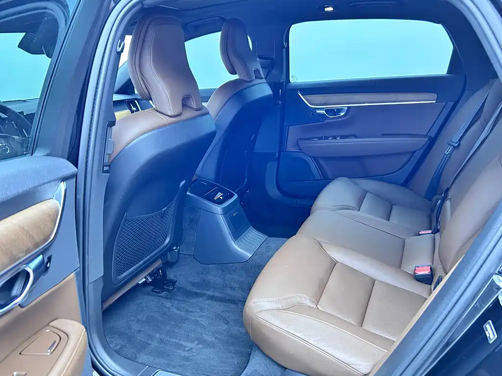 VOLVO S90 PLUG IN HYBRID