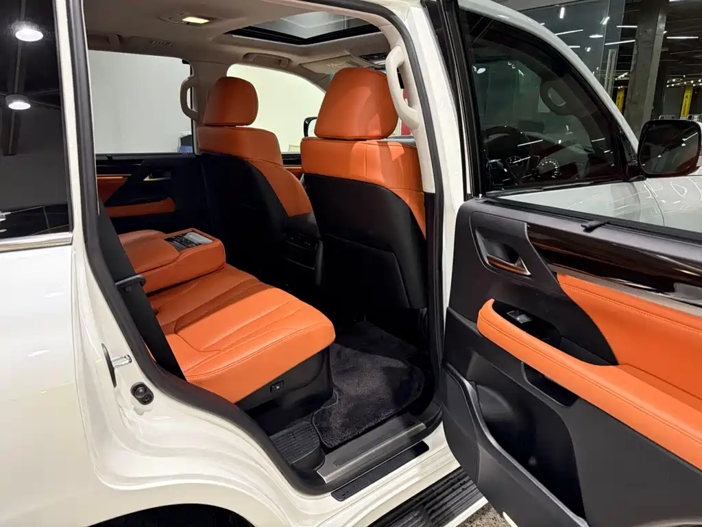 Lexus LX 2019 570