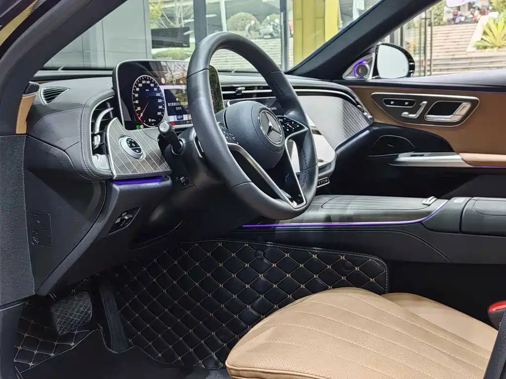 Mercedes-Benz E-Class — миниатюра 8