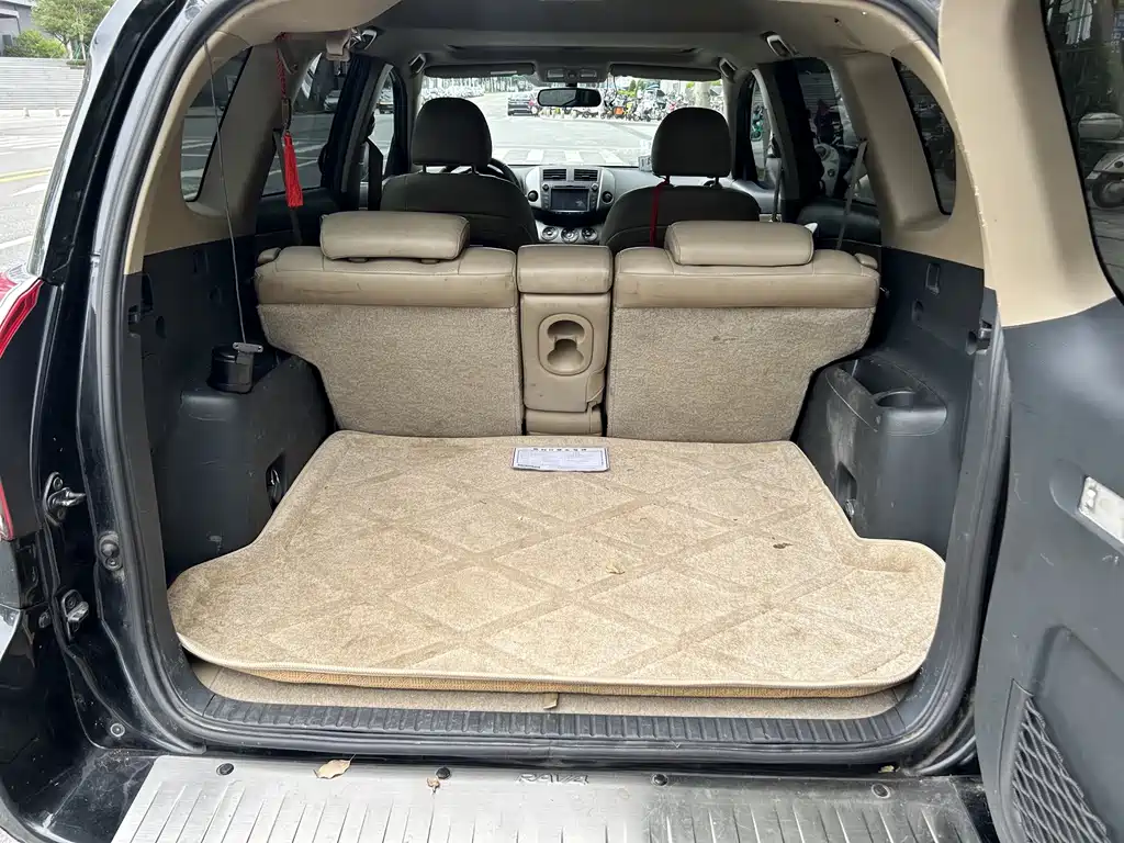 Toyota RAV4 — миниатюра 11