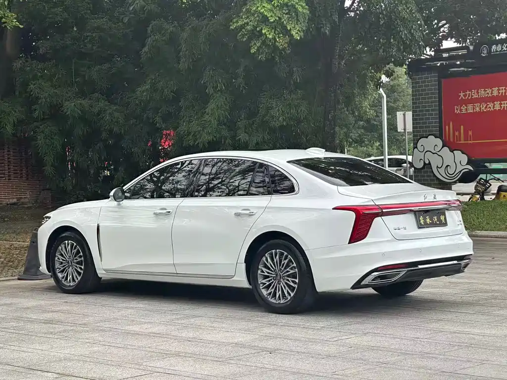Hongqi Hongqi H5 — миниатюра 4