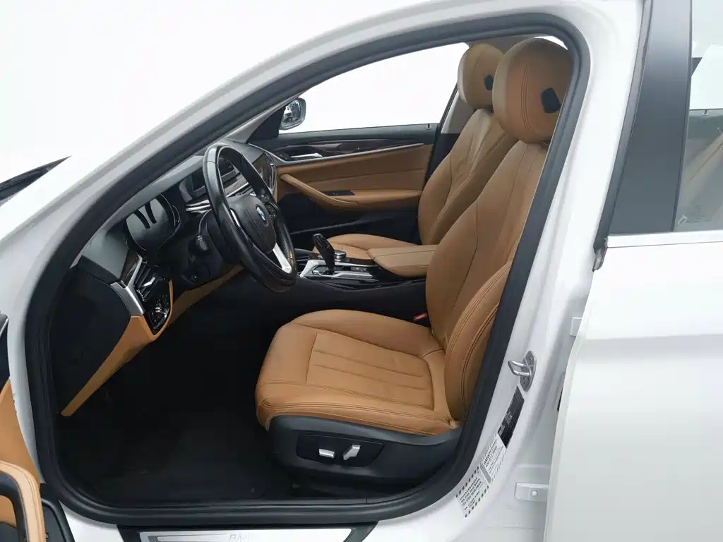 BMW 5 Series — миниатюра 10
