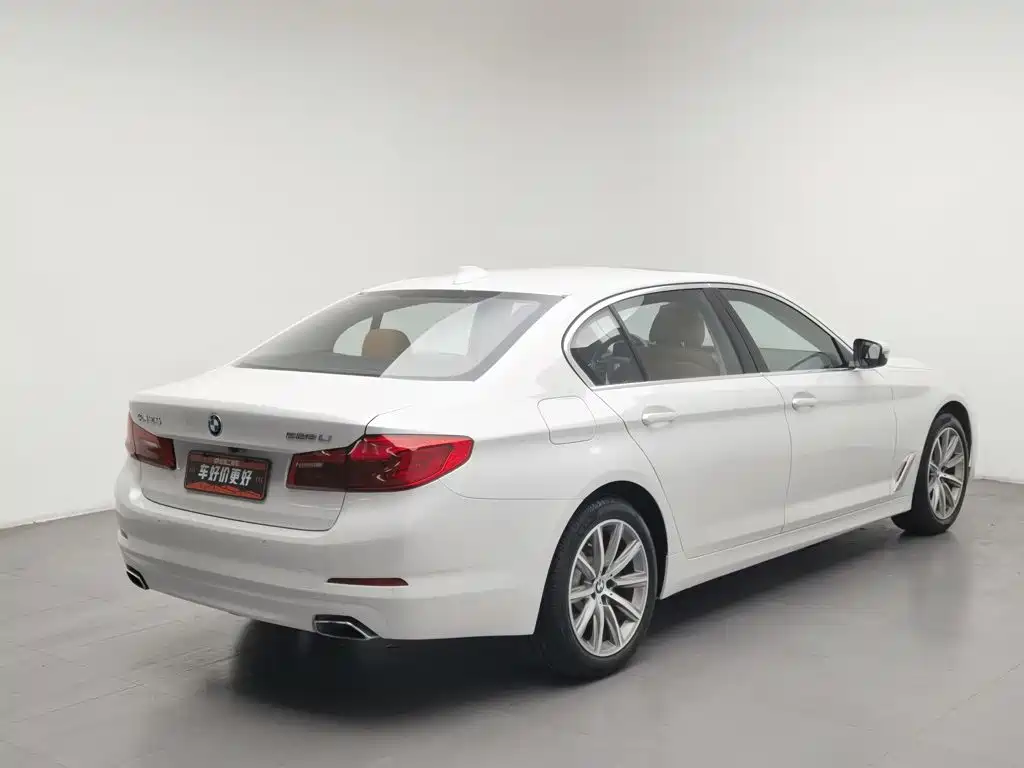 BMW 5 Series — миниатюра 2