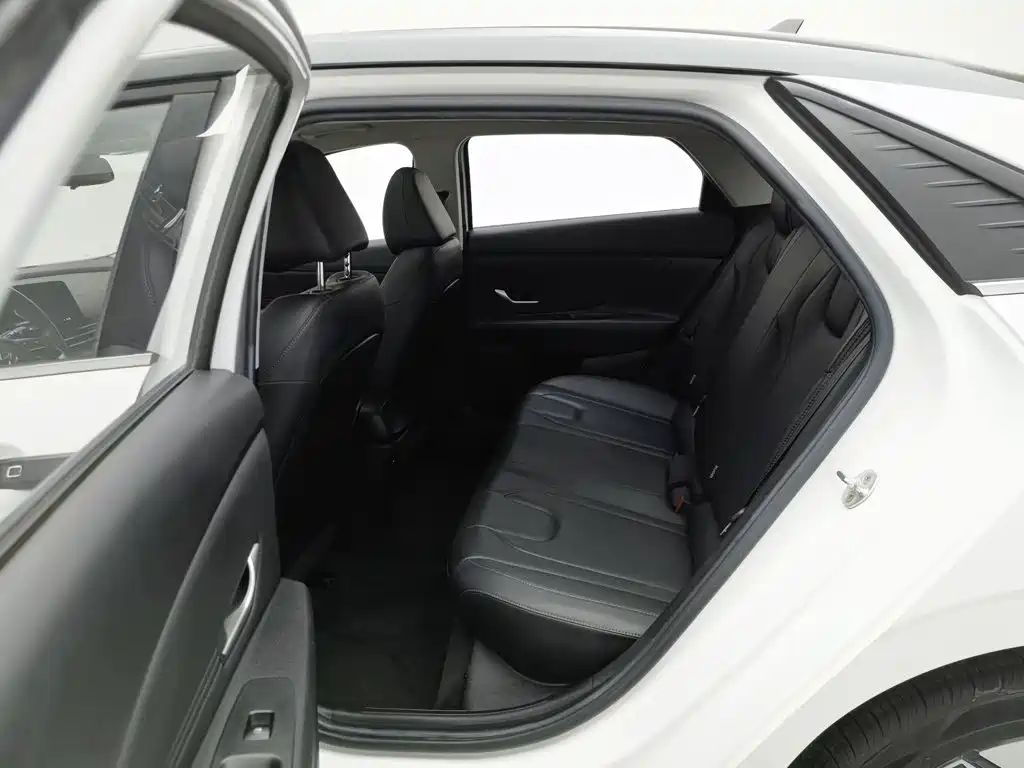 Hyundai Elantra — миниатюра 15