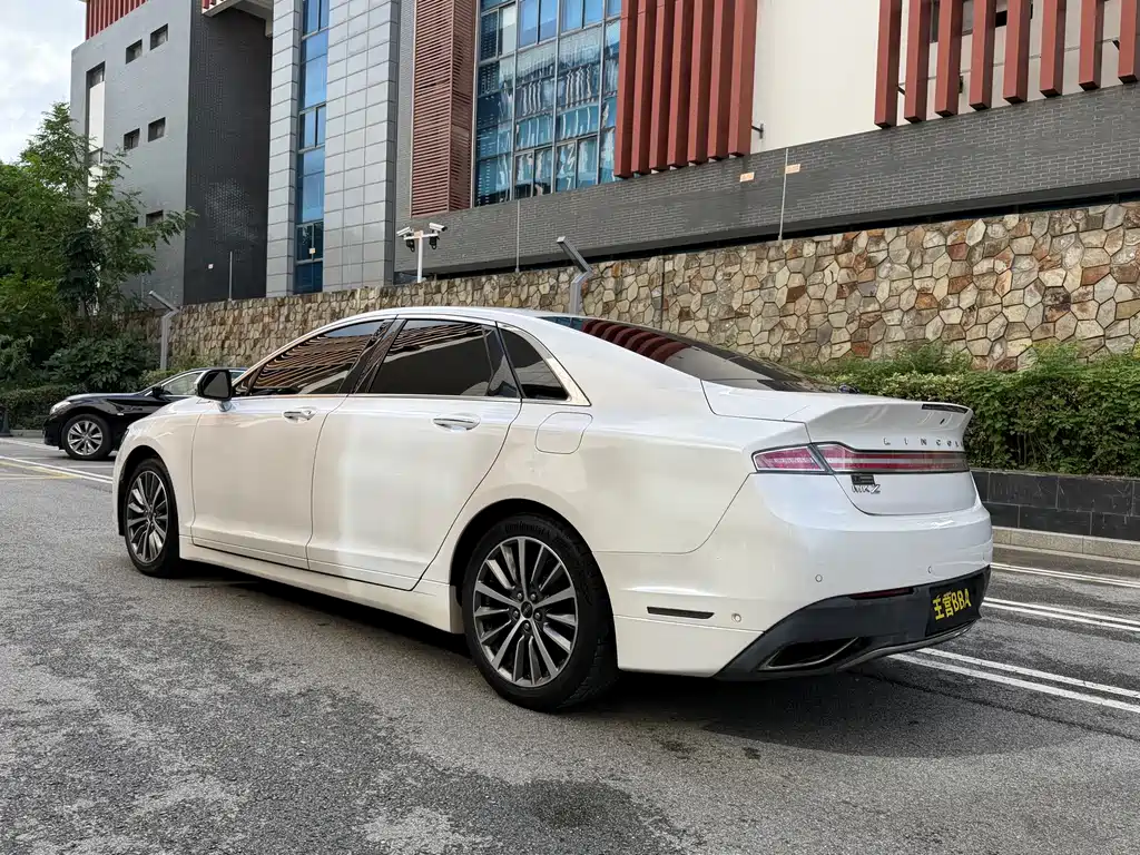 Lincoln MKZ — миниатюра 23