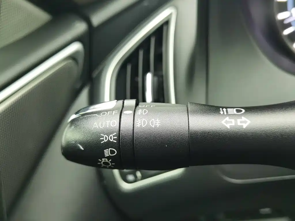 Infiniti Q50L — миниатюра 21