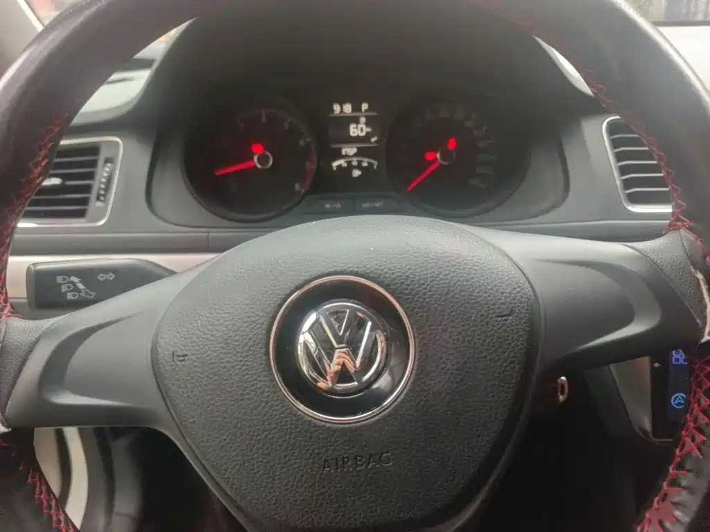 Volkswagen Lavida — миниатюра 4