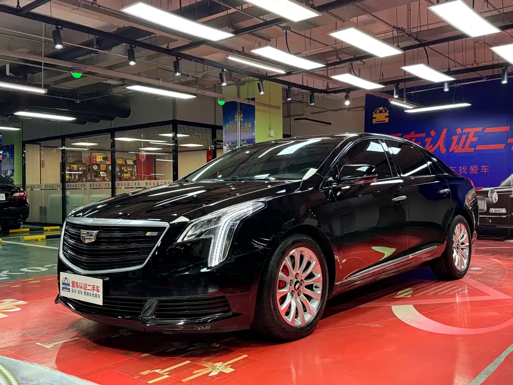 CADILLAC  XTS