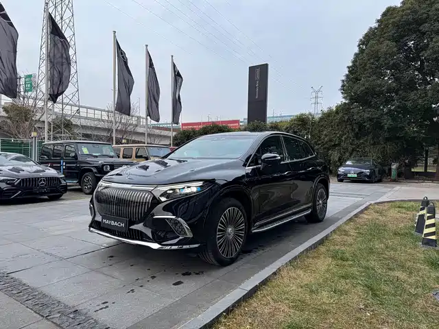 MERCEDES-BENZ MAYBACH EQS SUV 2025