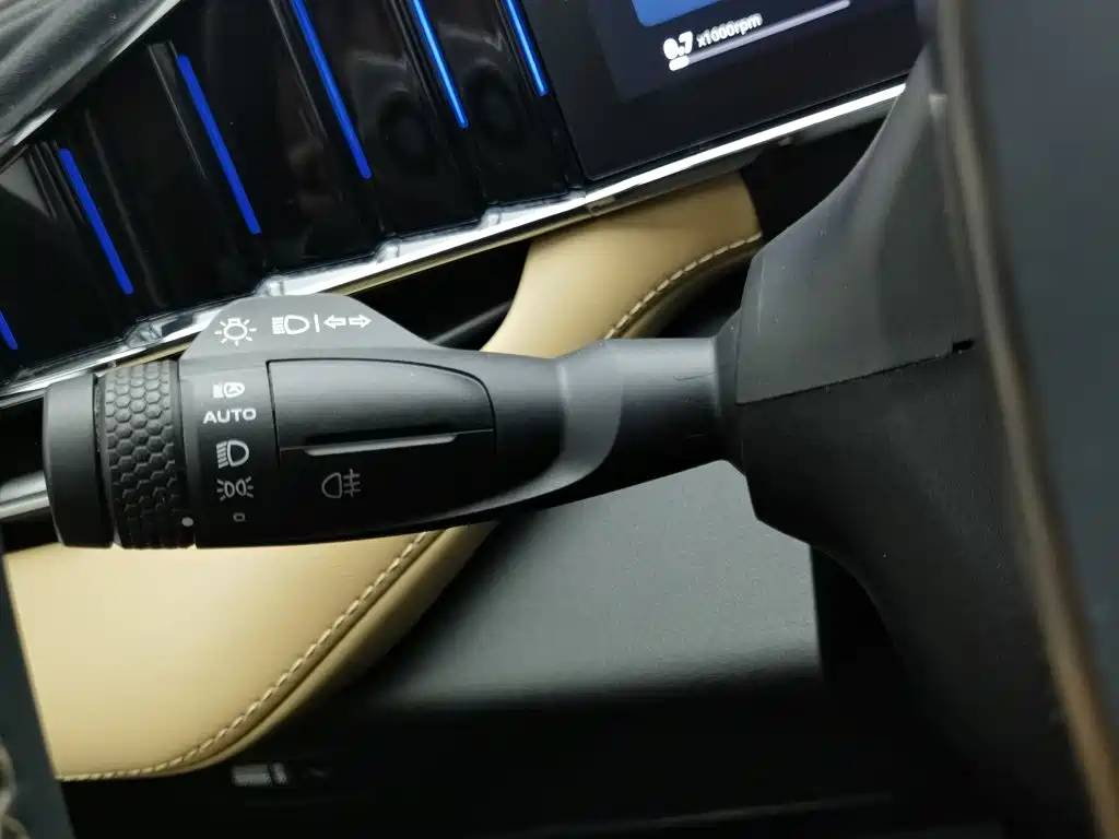 Geely Boyue L — миниатюра 21