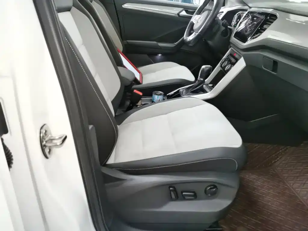 Volkswagen T-Roc — миниатюра 25