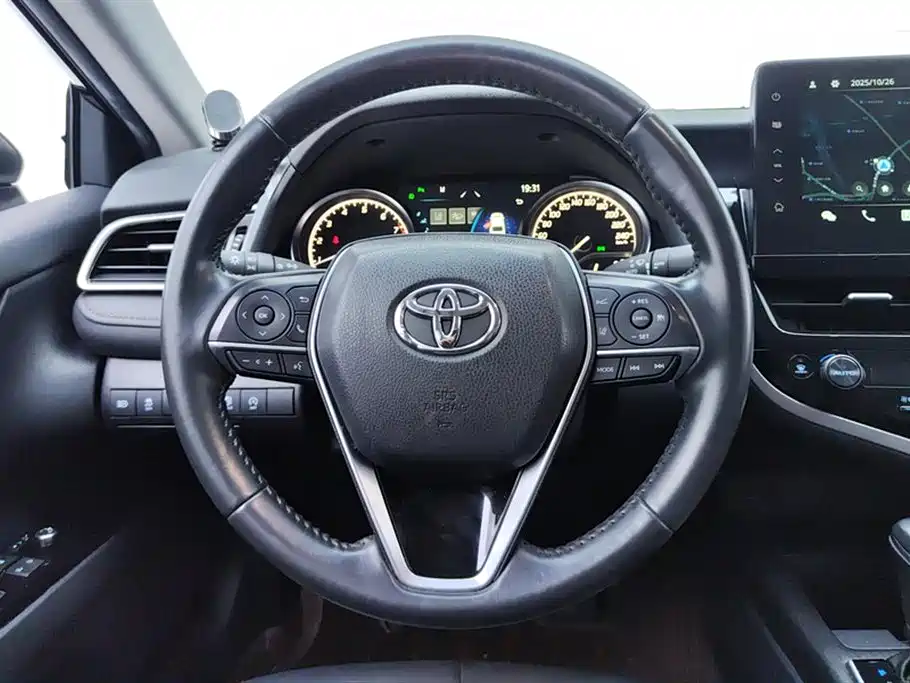 TOYOTA CAMRY