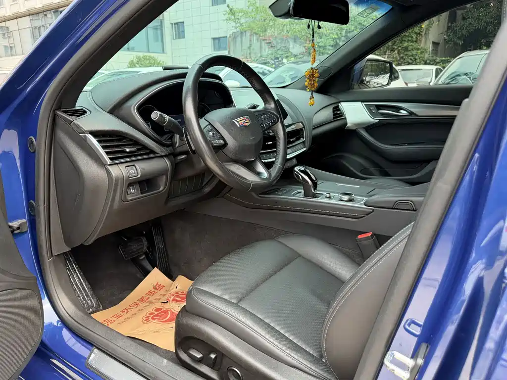 Cadillac CT5 — миниатюра 8