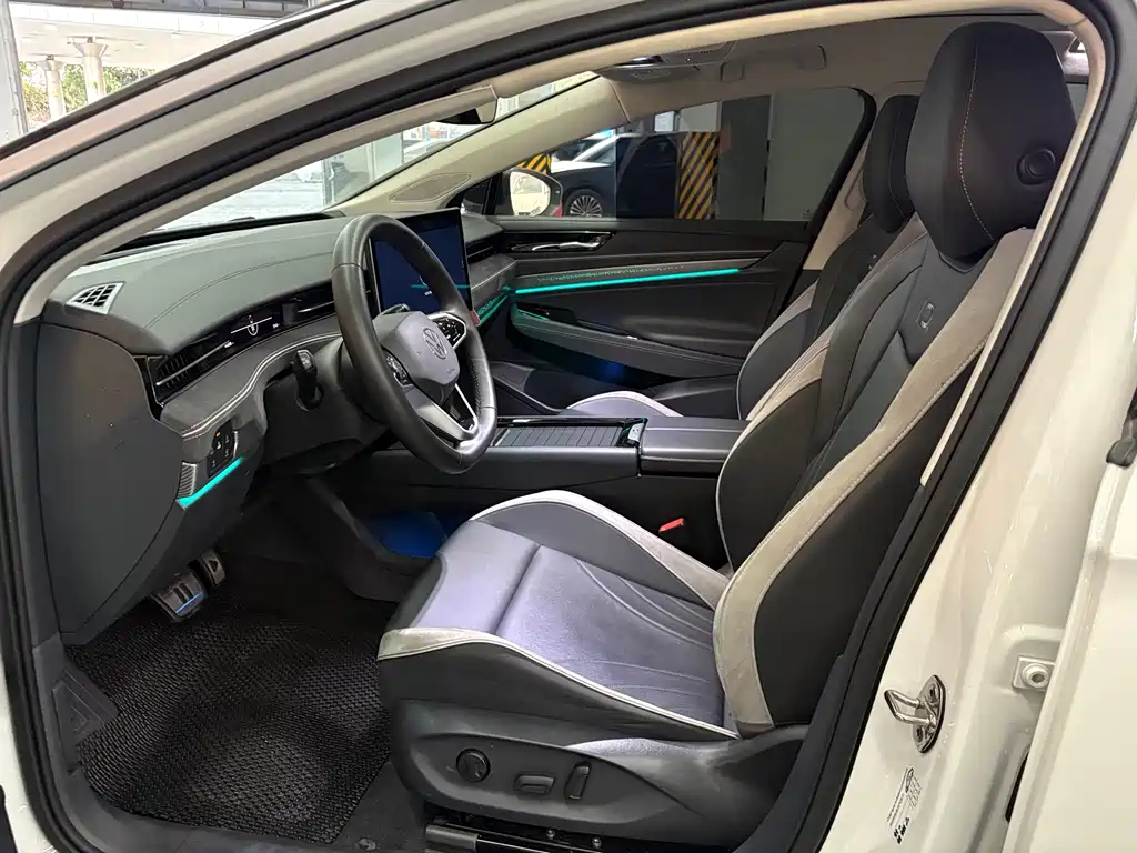 VOLKSWAGEN ID.7 VIZZION