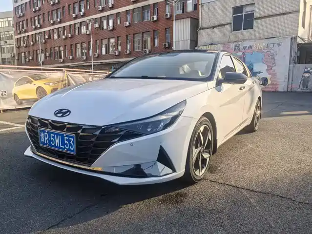 hyundai elantra