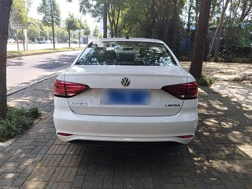 Volkswagen Lavida — миниатюра 6