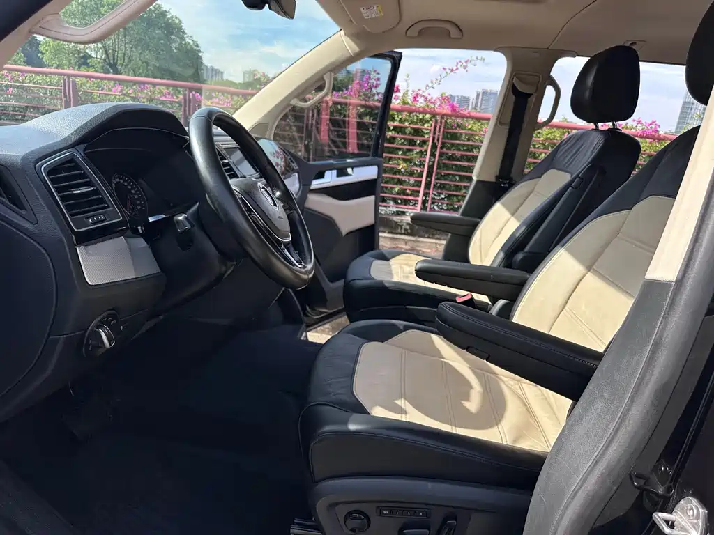 Volkswagen Multivan — миниатюра 8