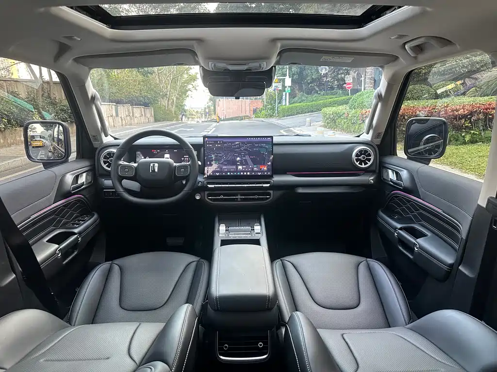 TANK TANK 300 NEW ENERGY