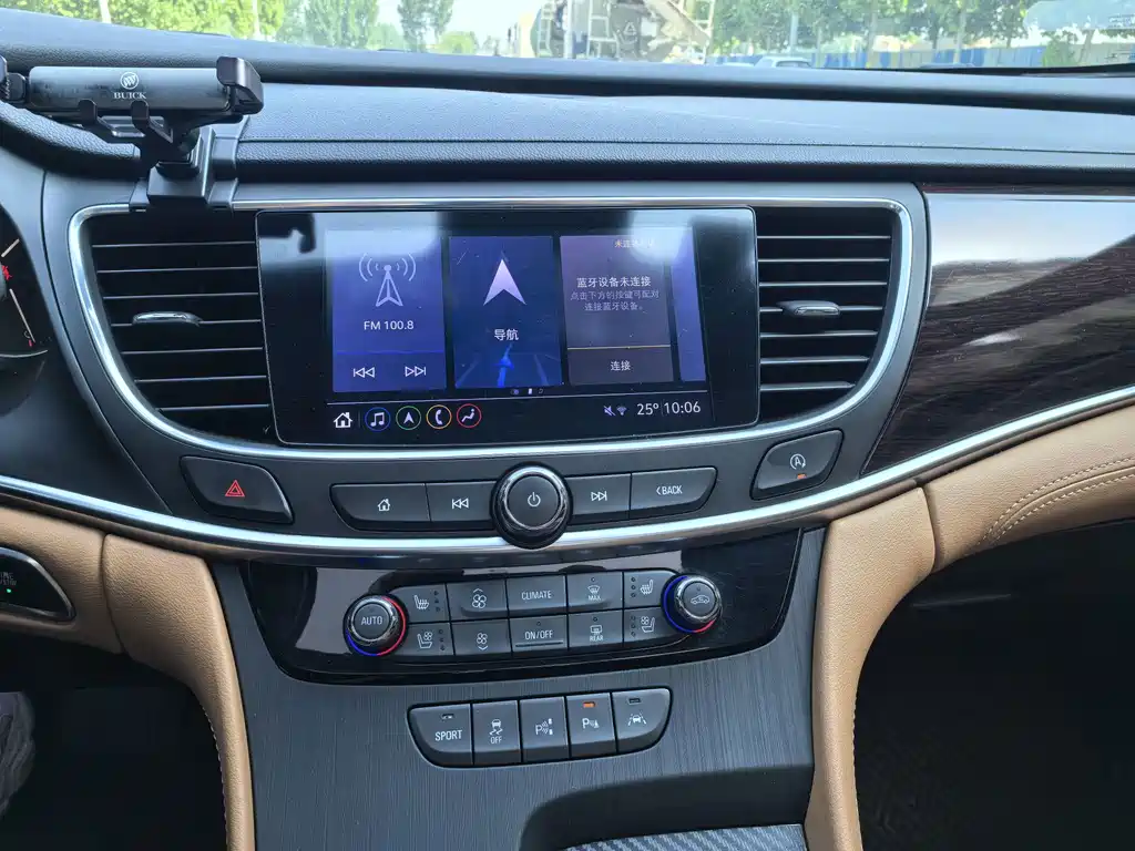 Buick LaCrosse — миниатюра 8