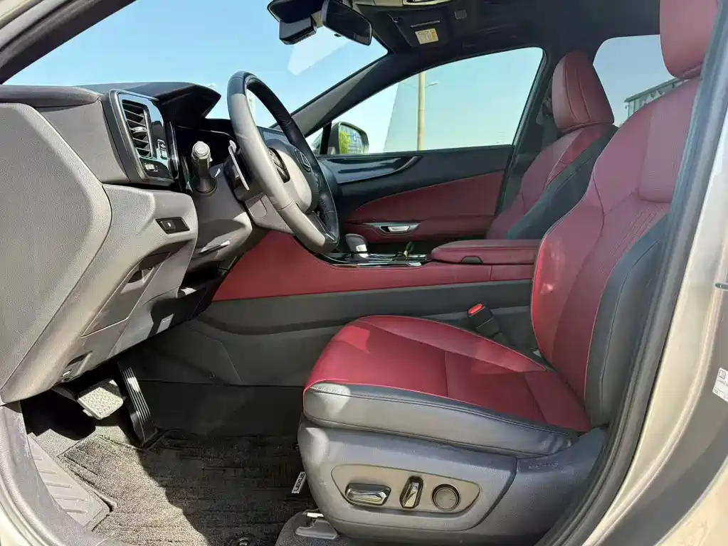 Lexus NX — миниатюра 8