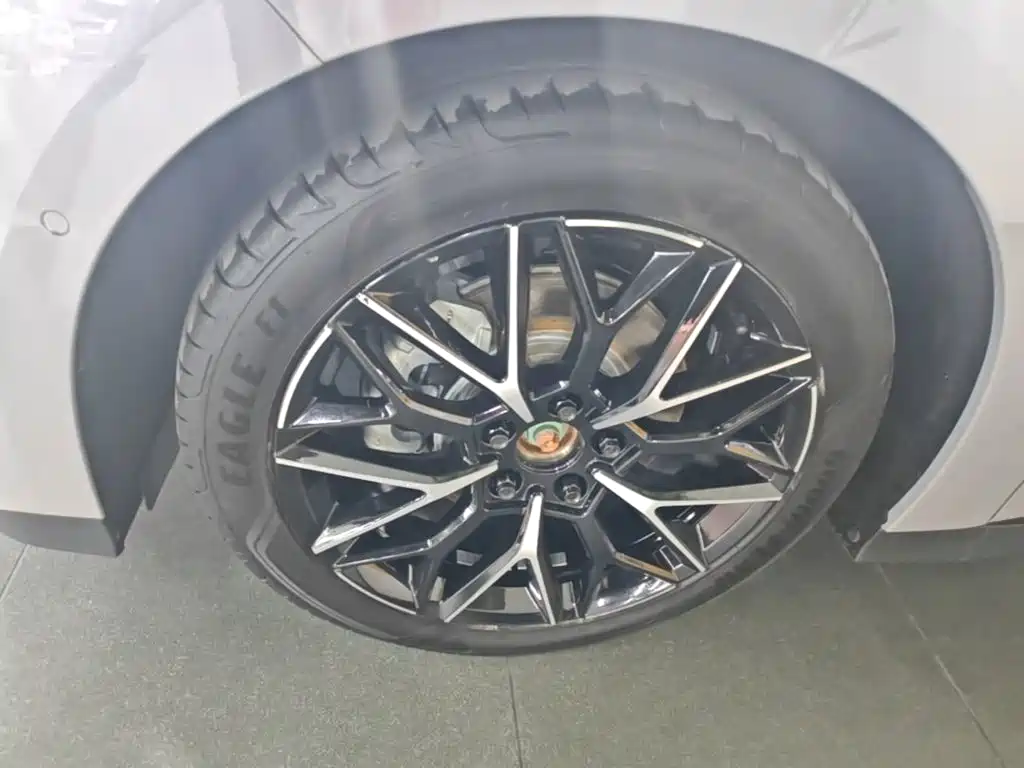 BYD Han — миниатюра 23