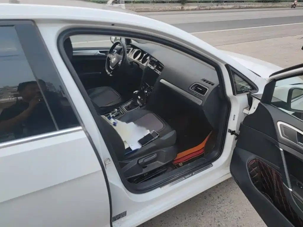 Volkswagen Golf — миниатюра 18