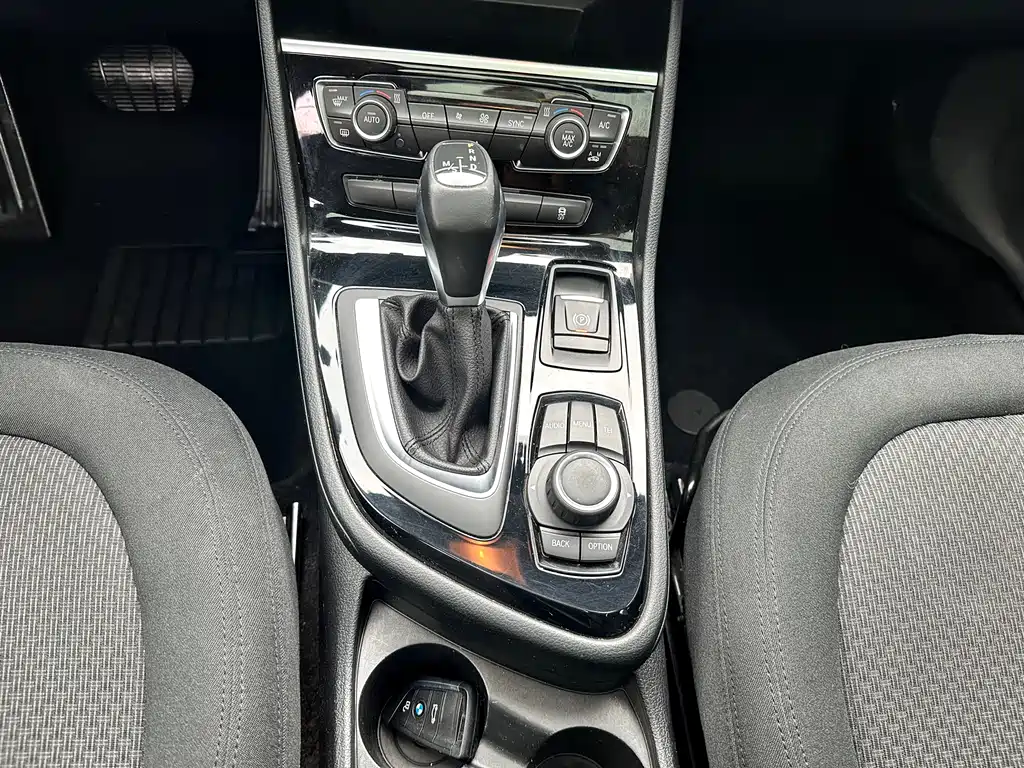 BMW 2 SERIES MULTIFUNCTIONAL STATION WAGON