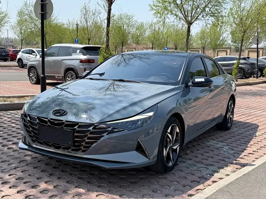 Hyundai Elantra 2022