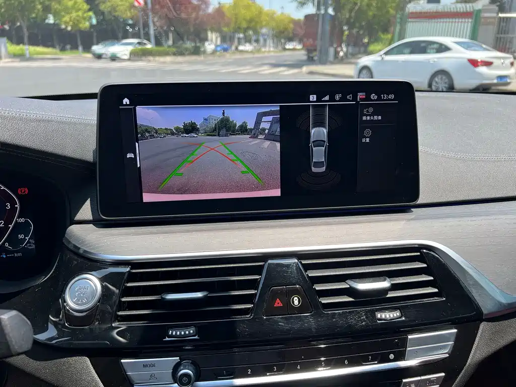 BMW 5 Series New Energy — миниатюра 7