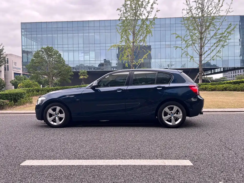 BMW 1 Series (Import) — миниатюра 24