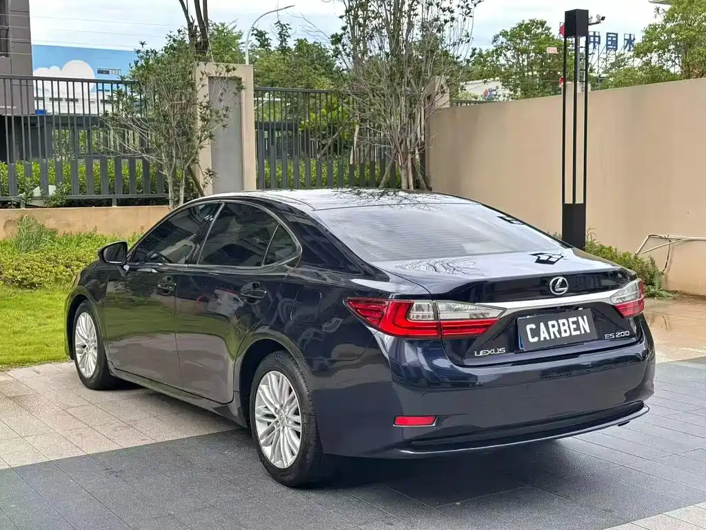 Lexus ES — миниатюра 7