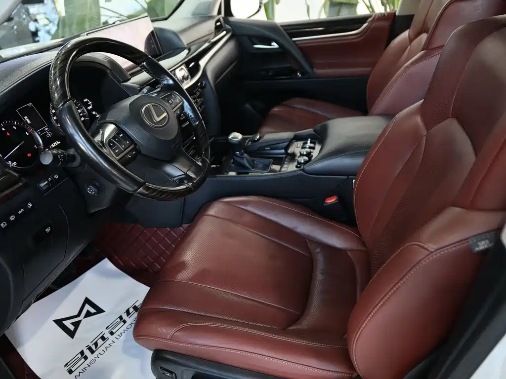 Lexus LX — миниатюра 8