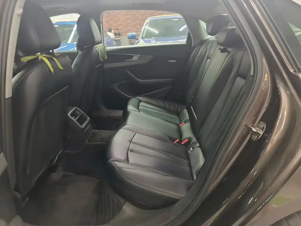 Audi A4L — миниатюра 4