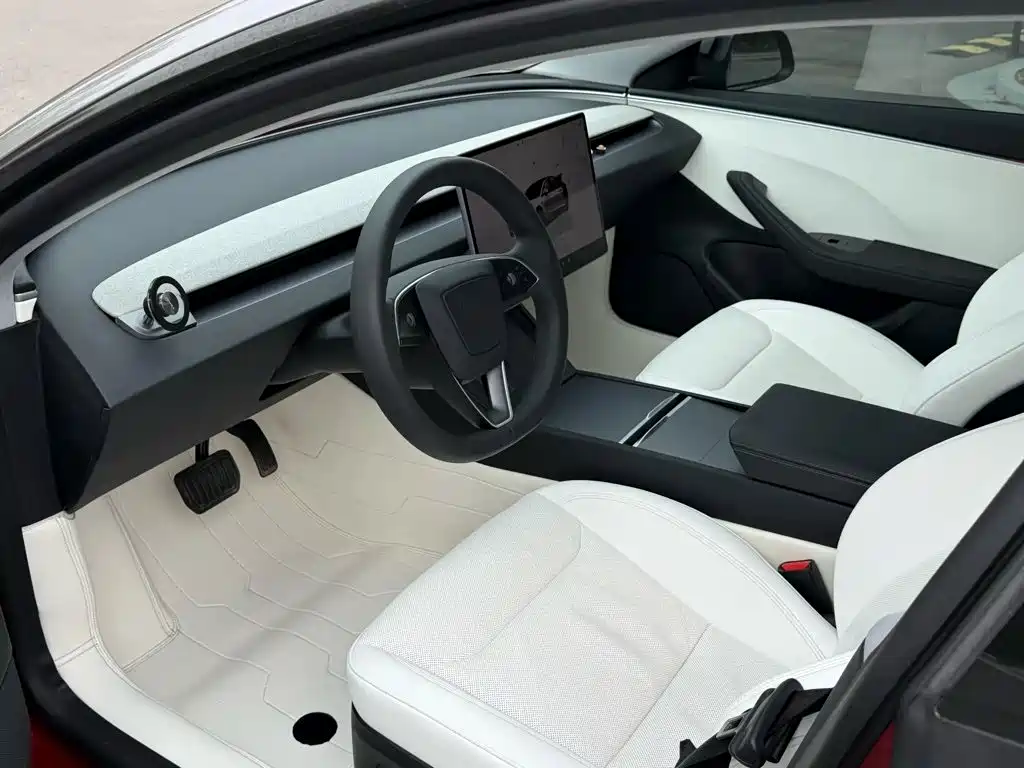 Tesla Model 3 — миниатюра 5