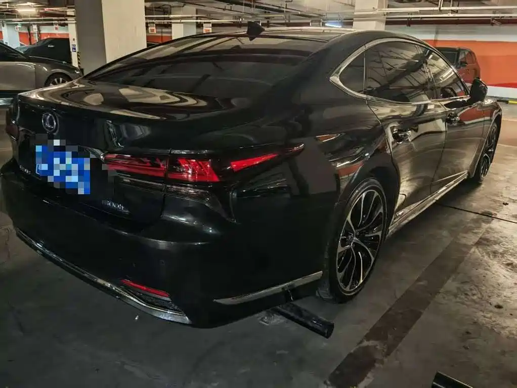 Lexus LS — миниатюра 5